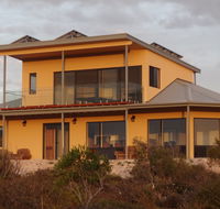 Dolphin Holiday House