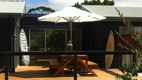 Riverside At Island Beach - Hobart Tourism 0