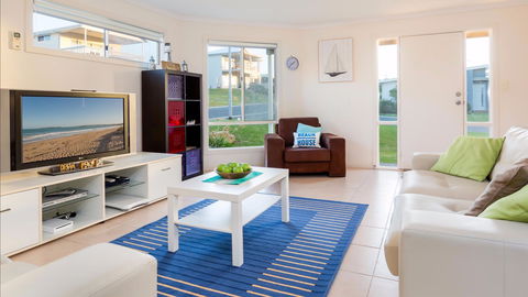 Rocks Beachhouse - Hobart Tourism 0