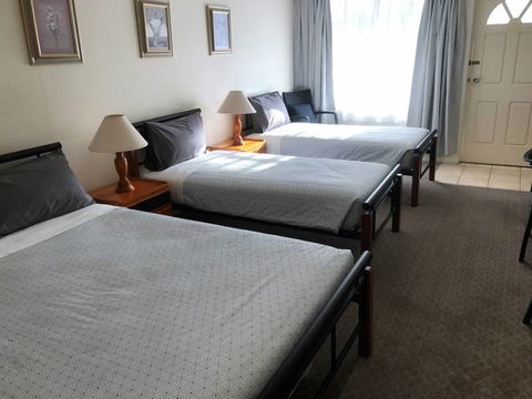 Cooks Endeavour Motor Inn–Tweed Heads - Hobart Tourism 2