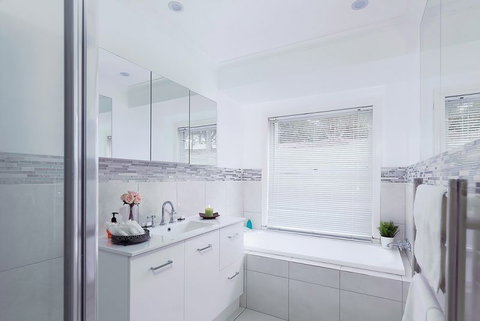 Jacaranda Cottages - Tourism TAS 12