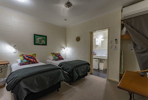 Kookaburra Lodge Motel - Tourism TAS 2