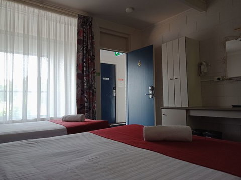 Lake Munmorah Motel - Tourism TAS 7