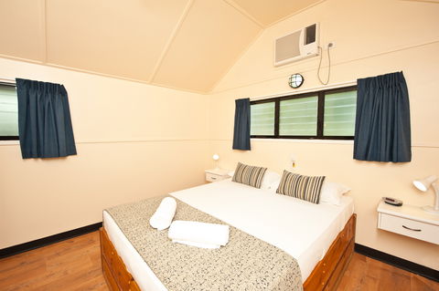 Ellis Beach Oceanfront Bungalows & Caravan Pk - Tourism TAS 1
