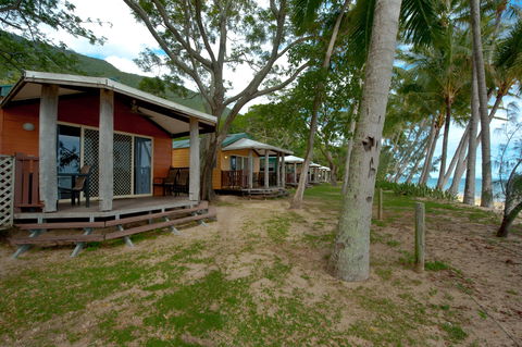 Ellis Beach Oceanfront Bungalows & Caravan Pk - Tourism TAS 2