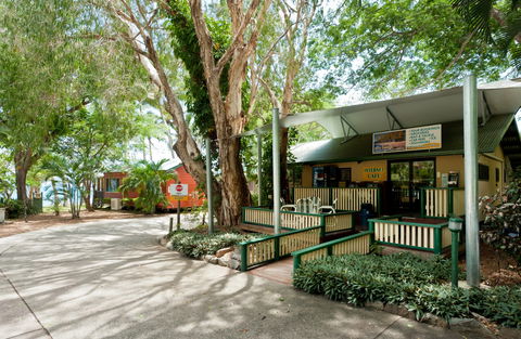 Ellis Beach Oceanfront Bungalows & Caravan Pk - Tourism TAS 9