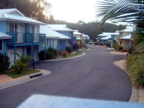 Flynns On Surf Beach Villas - Hobart Tourism 0