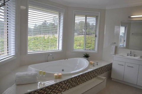 Ghost Riders Vineyard Lodge - Hobart Tourism 0