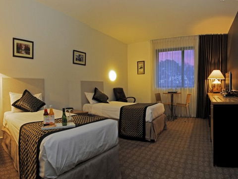 Golden Pebble Hotel - Tourism TAS 0