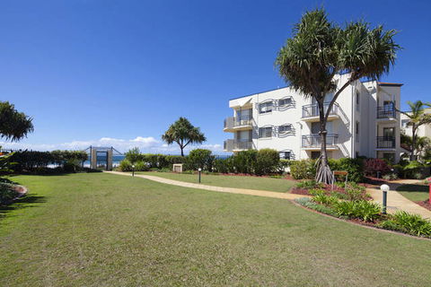 Golden Riviera Beach Resort - Tourism TAS 1
