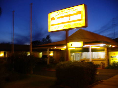 Golden West Motor Inn - Hobart Tourism 0