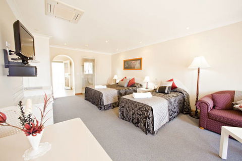 White Lanterns Motel - Tourism TAS 4