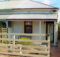 Harriett's Cottage Accommodation Clyde's Cottage - Tourism TAS