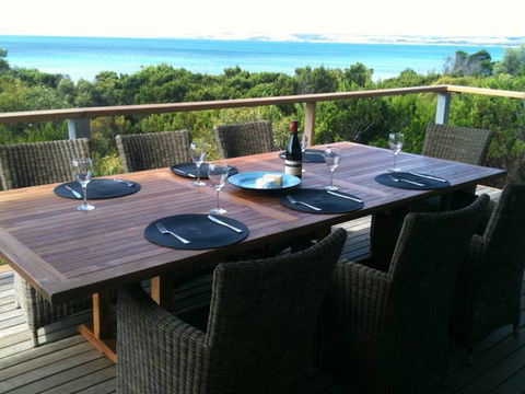 Island Beach Escape - Beachcomber - Hobart Tourism 4