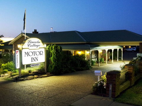 Lincoln Cottage Motor Inn - Hobart Tourism 1