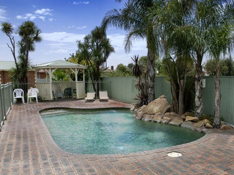 Lincoln Cottage Motor Inn - Hobart Tourism 0