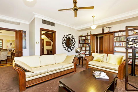 Mandalay Luxury Stay - Hobart Tourism 1