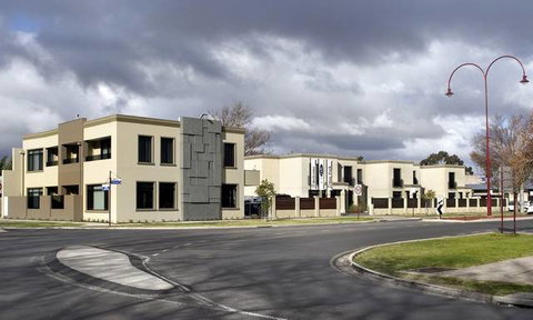 May Park Executive Apartments - Hobart Tourism 1