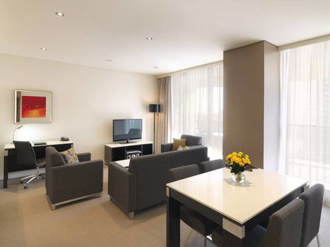 Meriton Serviced Apartments - Kent Street - Tourism TAS 1