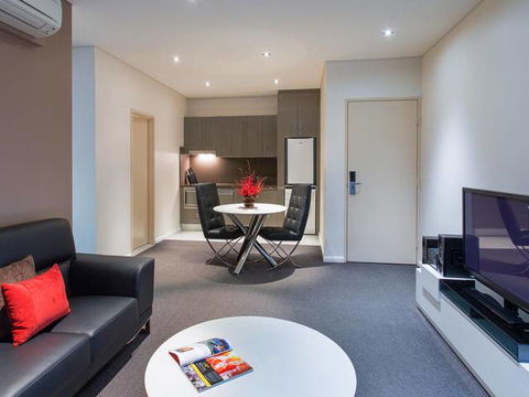 Meriton Serviced Apartments - Kent Street - Tourism TAS 2