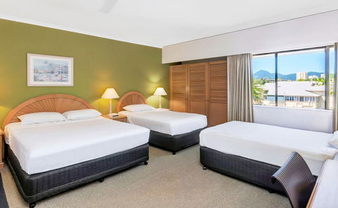 Ibis Styles Cairns - Hobart Tourism 3