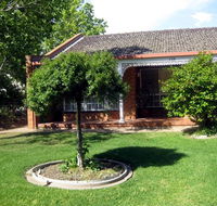 Millie Accommodation - Hobart Tourism