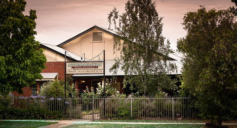 Millie Accommodation - Hobart Tourism 2