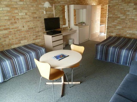 Mollymook Surfbeach Motel And Apartments - Hobart Tourism 3