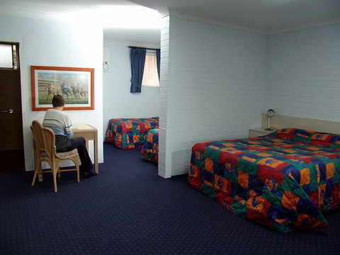 NOAH'S Mid City Motor Inn - Hobart Tourism 3