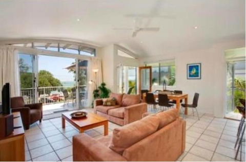 Noosa Outrigger Beach Resort - Tourism TAS 5