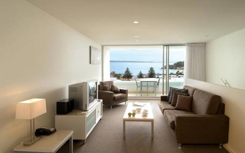 Oaks Lure - Tourism TAS 3