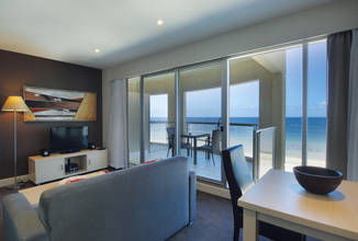 Oaks Plaza Pier - Hobart Tourism 1