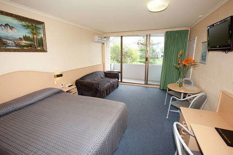 Palm Court Motor Inn - Hobart Tourism 1