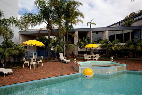 Palm Court Motor Inn - Hobart Tourism 0