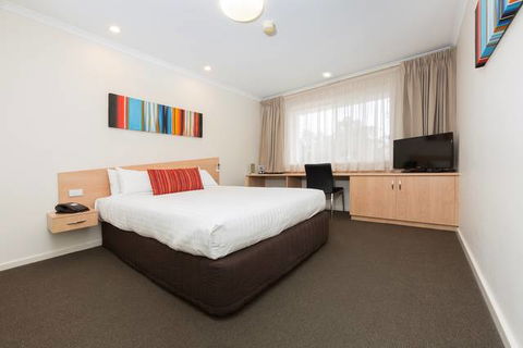 Premier Hotel & Apartments - Hobart Tourism 0