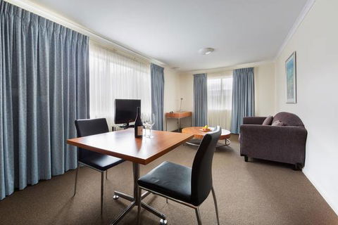 Premier Hotel & Apartments - Hobart Tourism 4