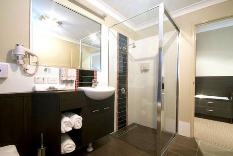 Quality Hotel Platinum International - Tourism TAS 8