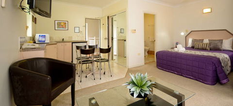 Reef Palms - Hobart Tourism 3