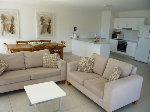 Regatta Riverfront Apartments - Tourism TAS 7