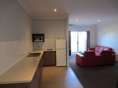 Roma Inland Motor Inn - Hobart Tourism 0