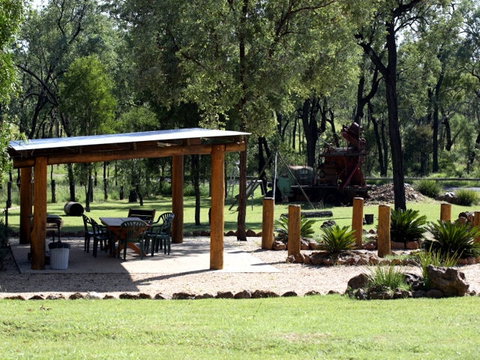 Rubyvale Motel & Holiday Units - Tourism TAS 3