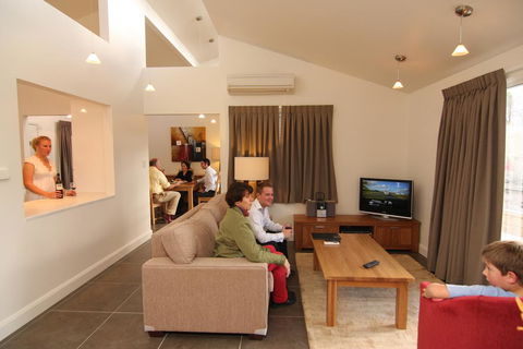 Moore Park Apartments - Tourism TAS 1