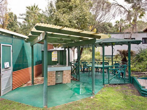 Acclaim Pine Grove Holiday Park - Tourism TAS 6