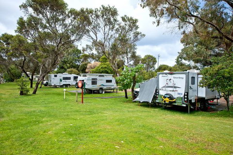 Acclaim Pine Grove Holiday Park - Tourism TAS 11