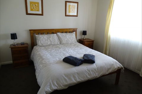 Silver Hill Townhouse - Tourism TAS 11