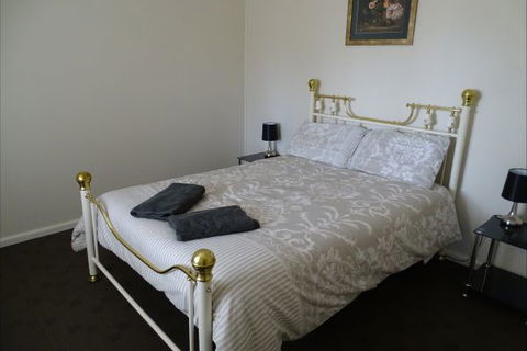 Silver Hill Townhouse - Tourism TAS 12