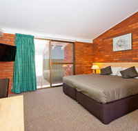 Plains Motor Inn