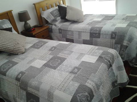 The Pommy Tree Bed & Breakfast - Hobart Tourism 1