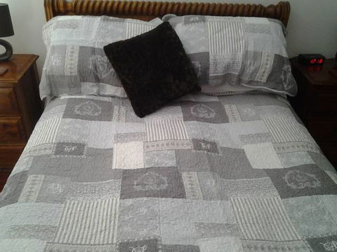 The Pommy Tree Bed & Breakfast - Hobart Tourism 2
