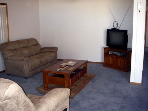 The Real McCoy Holiday Accommodation - Tourism TAS 4